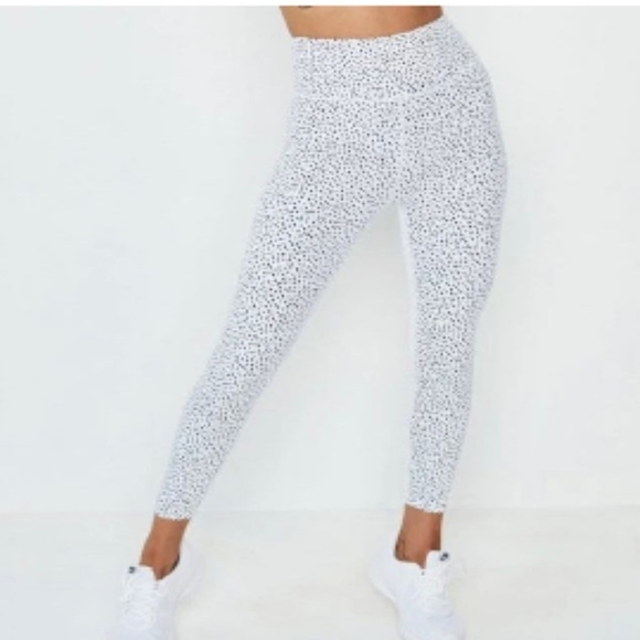 NWT All Fenix Montana 7/8 White Leggings Large - Picture 1 of 5